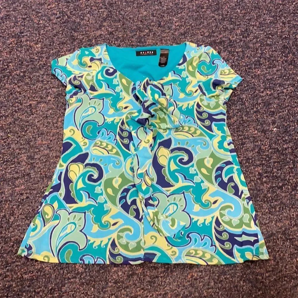 Axcess Multi colored lined top sz. M